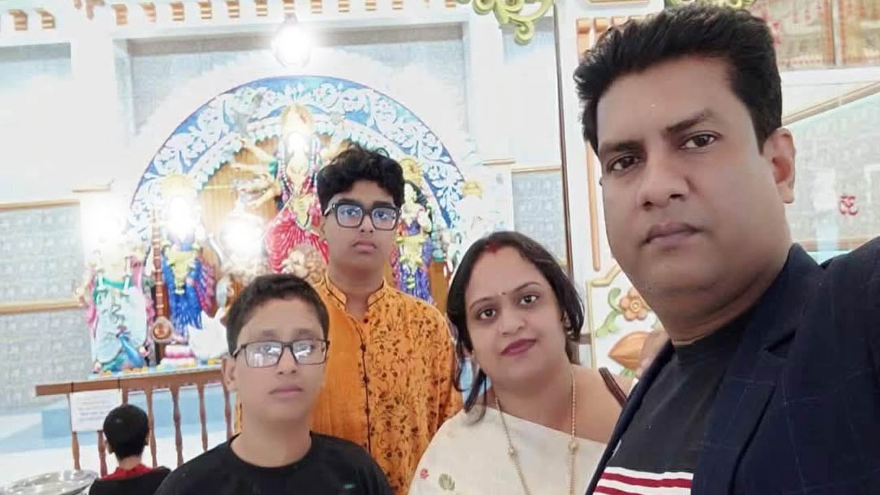 নিখোঁজ নয়, ‘আর্থিক সংকটে’ সপরিবারে আত্মগোপনে সোনা ব্যবসায়ী পিন্টু
