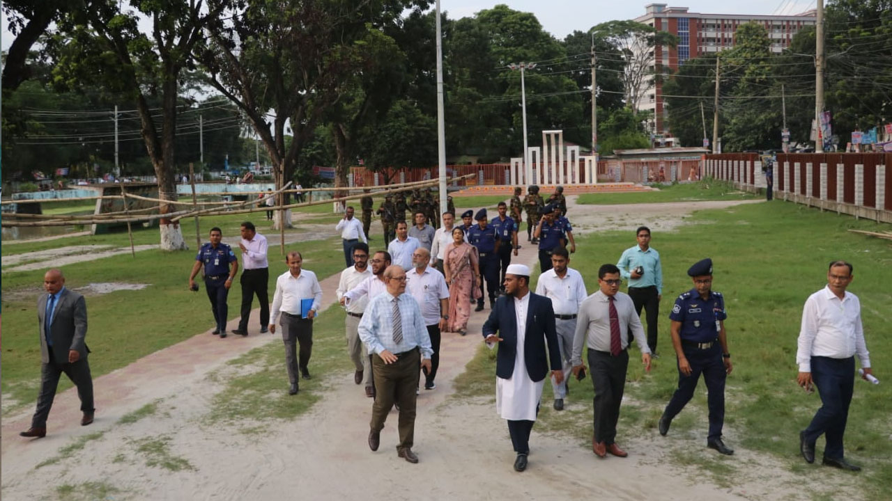 ভুক্তভোগীদের সঙ্গে কথা বললেন তদন্ত কমিশনের সদস্যরা