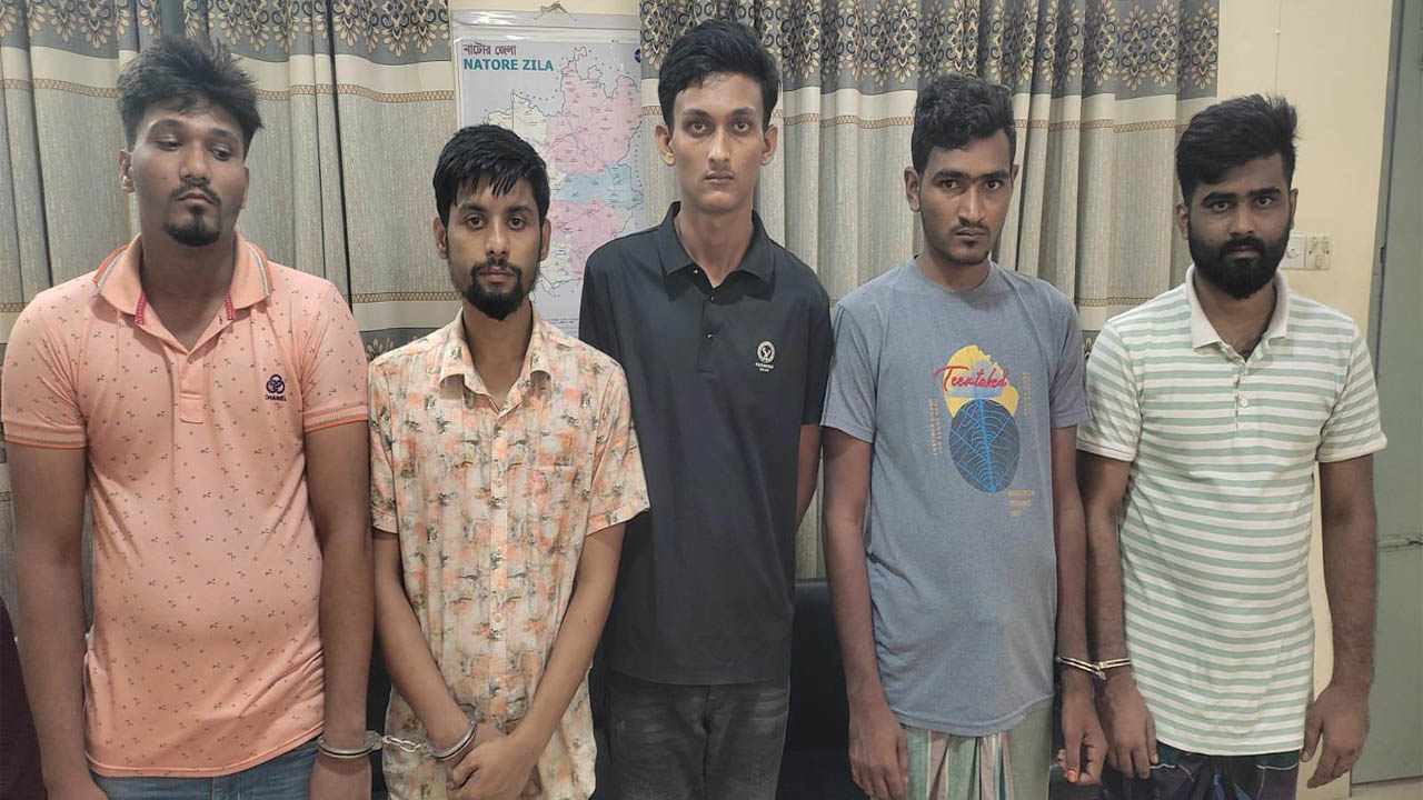 ইমো হ্যাকিং চক্রের ৯ সদস্য গ্রেপ্তার, ৩৫ মোবাইল জব্দ