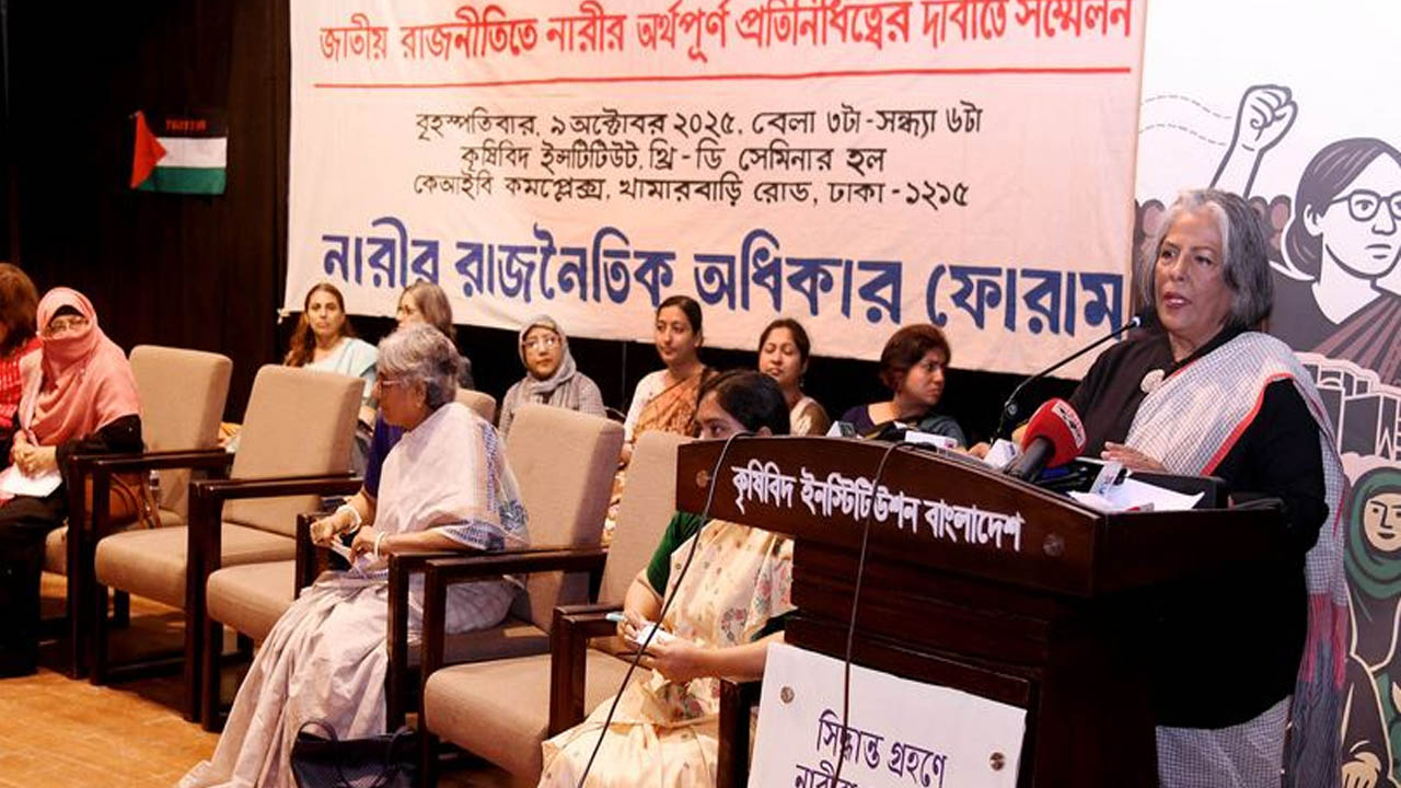 নারী-পুরুষ সমানতালে অর্থনীতির চাকাকে এগিয়ে নিচ্ছেন