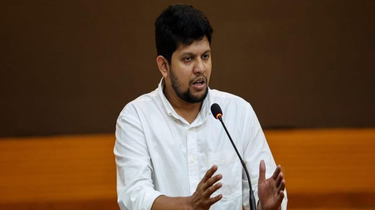 আমাদের ঘুম হারাম হলে, আপনাদেরও হারাম হবে- ভারতের উদ্দেশে মাহফুজ