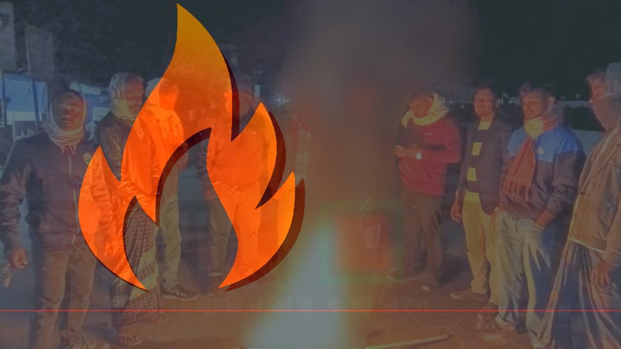 ওসমান হাদির মৃত্যুর সংবাদে নবাবগঞ্জে আগুন জ্বালিয়ে বিক্ষোভ