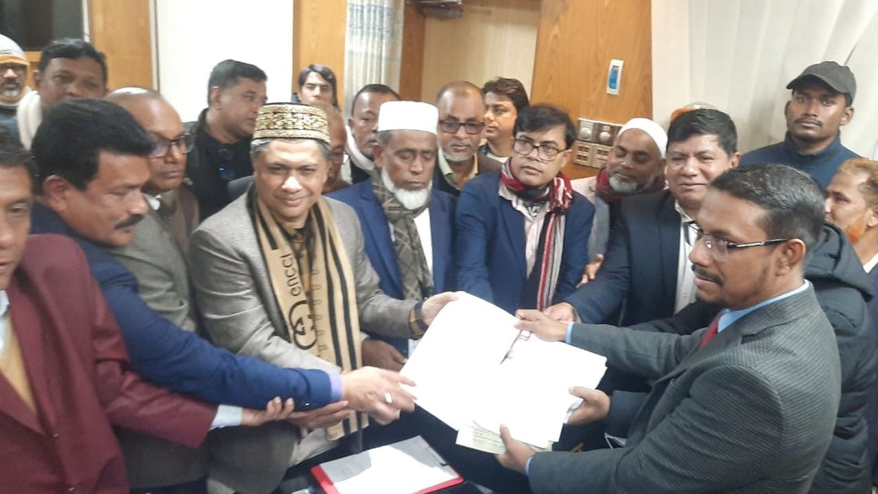 নুরের আসনে সতন্ত্র প্রার্থী হিসেবে হাসান মামুনের মনোনয়নপত্র দাখিল