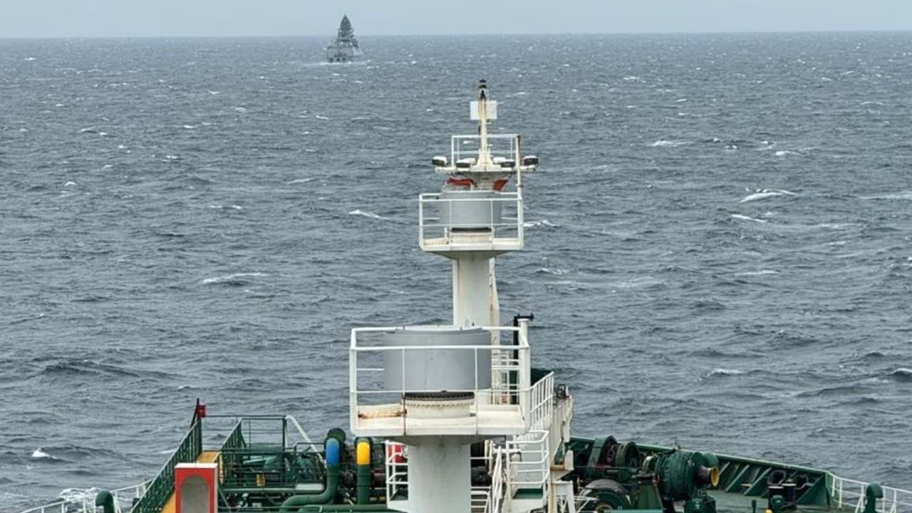 হরমুজ প্রণালি পেরিয়ে ভারতের পথে দুটি এলপিজি গ্যাসের ট্যাঙ্কার