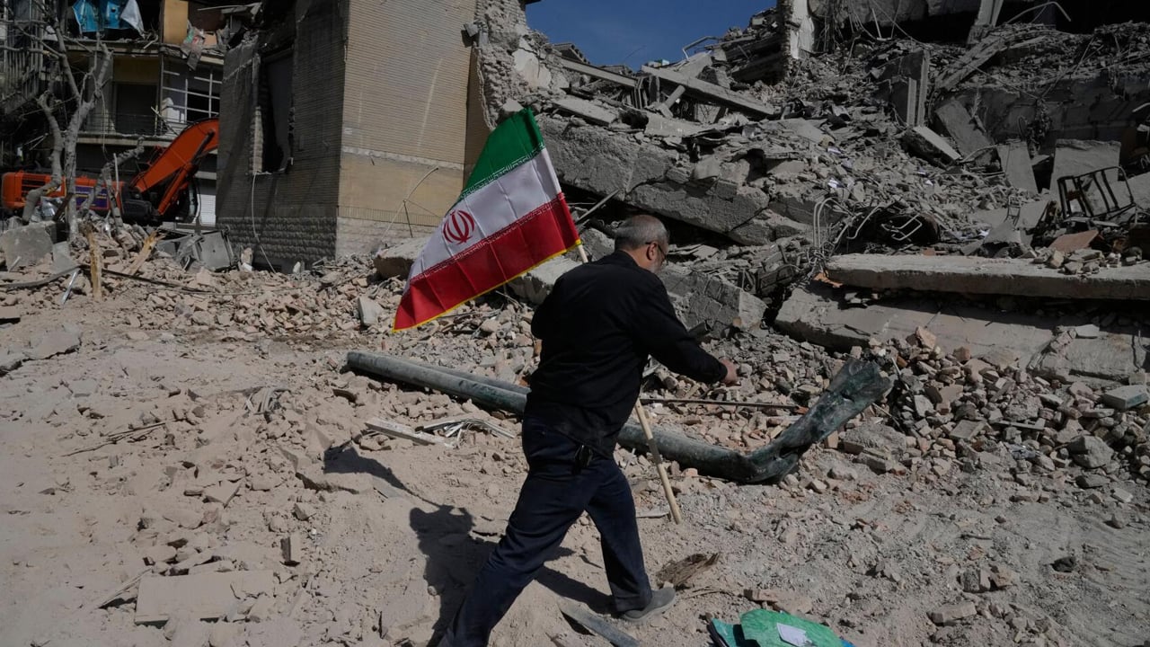 ইরানে মার্কিন হামলার বিপক্ষে ইউরোপের আরেক দেশ