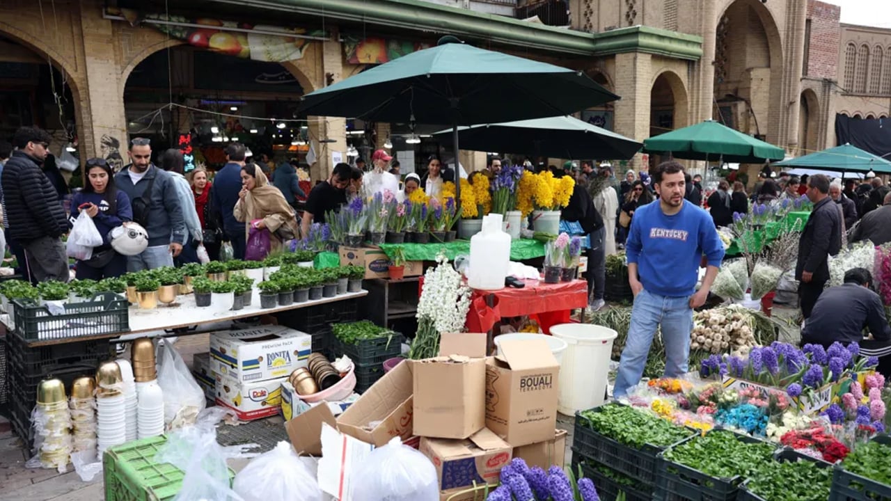 যুদ্ধ-উদ্বেগের মাঝেও হাজার বছরের নববর্ষ উদযাপনের প্রস্তুতিতে ইরান