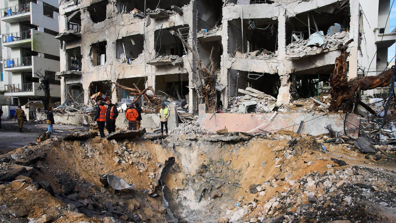 মার্কিন-ইসরাইলি হামলার লক্ষ্যবস্তু ইরানের ৬৬৬৮ বেসামরিক স্থাপনা