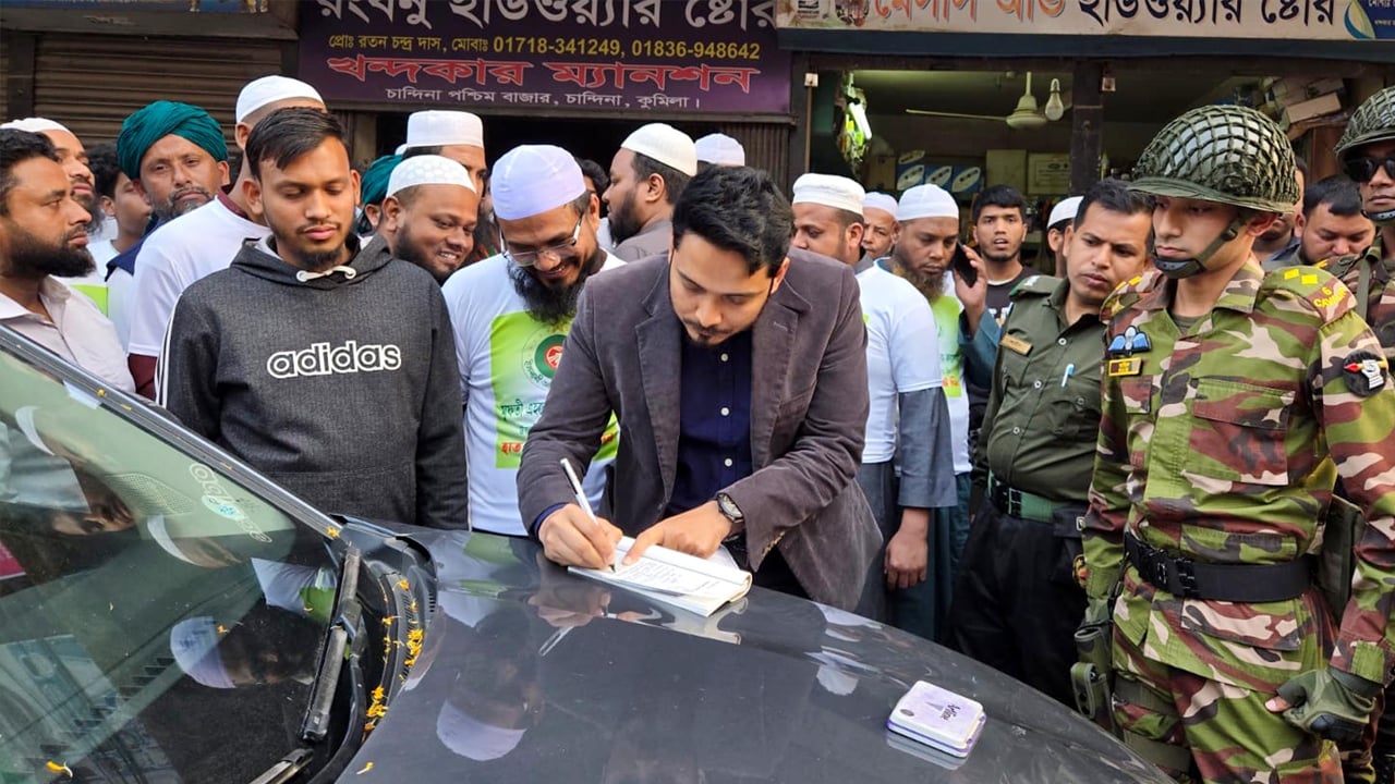 প্রতীক পেয়েই প্রচারণায়, জরিমানা গুনতে হলো প্রার্থীকে