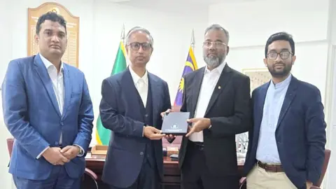 মালয়েশিয়ায় বাংলাদেশ হাইকমিশনারের সঙ্গে ইআবি উপাচার্যের সাক্ষাৎ
