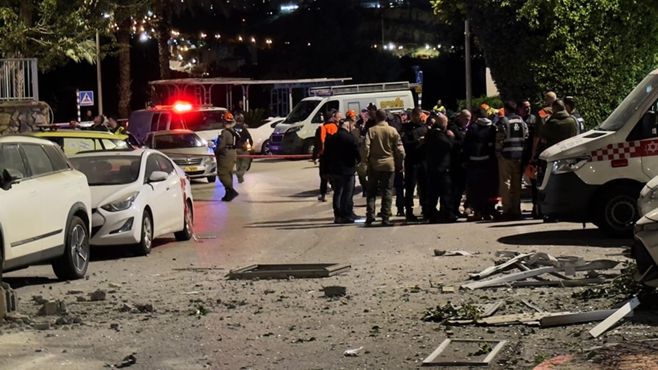 ইসরাইলে বিস্ফোরণের পর ১০০ শহরে সাইরেন, ক্ষতিগ্রস্ত হাইফা উপসাগর