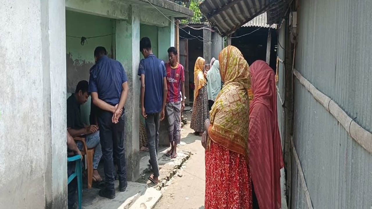 স্ত্রীকে হত্যার অভিযোগ, স্বামী পলাতক