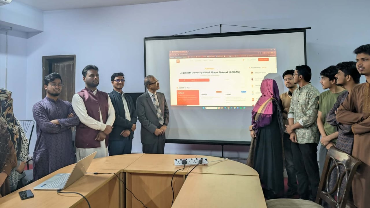 জবিতে কেন্দ্রীয় ও গ্লোবাল অ্যালামনাই প্ল্যাটফর্ম ‘JnUGAN’-এর উদ্বোধন