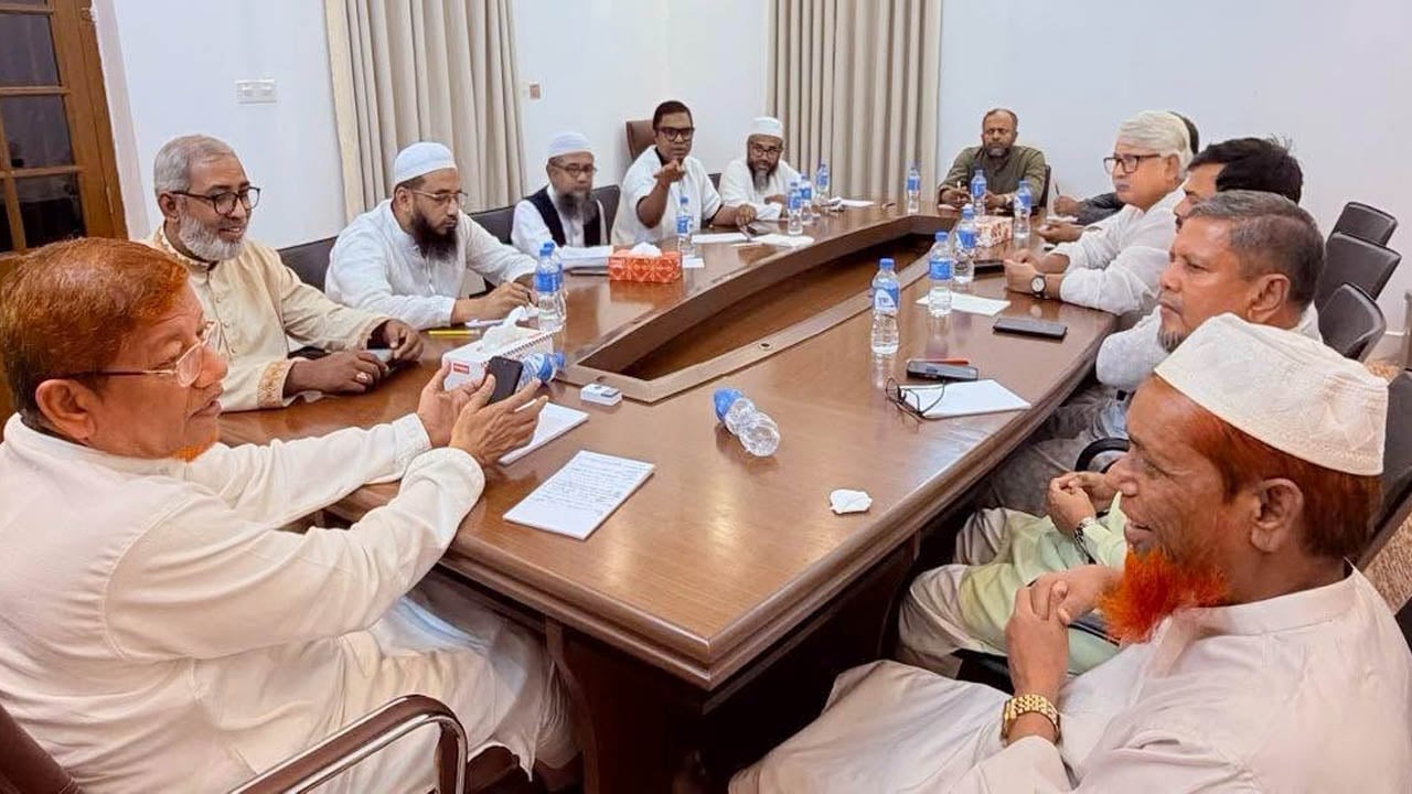 ৫ আগস্ট রাজধানীতে সমাবেশ থেকে নতুন কর্মসূচি দেবে ১১ দলীয় ঐক্য
