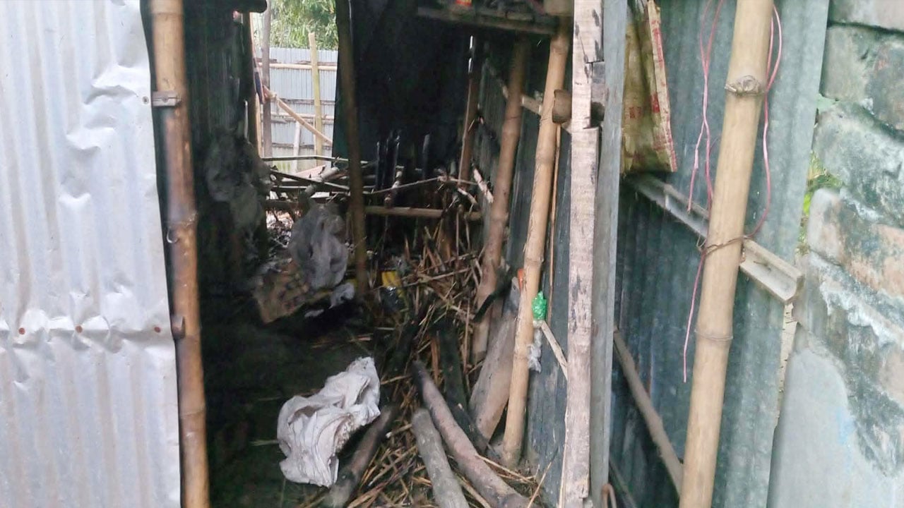 কুষ্টিয়ায় জামায়াত নেতার রান্নাঘরে অগ্নিসংযোগের অভিযোগ