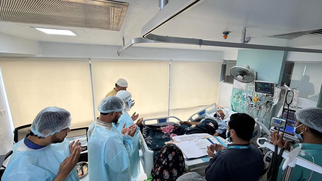 বিএনপি হামলায় আহত জামায়াত নেতাকে দেখতে হাসপাতালে ডা. শফিকুর