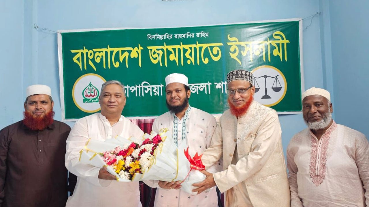 নবনির্বাচিত জামায়াত এমপির সঙ্গে বিএনপি নেতার সৌজন্য সাক্ষাৎ