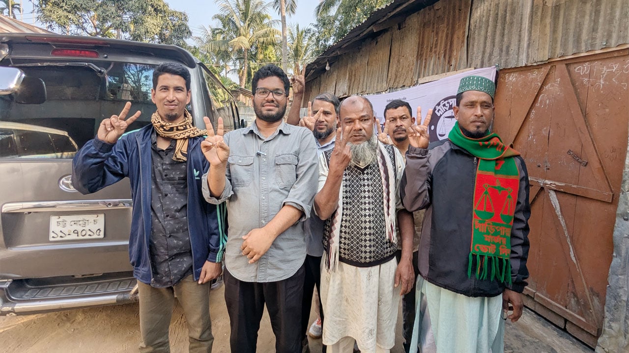 মব সৃষ্টি করে পুলিশে দেওয়া জামায়াতের তিন নেতা খালাস