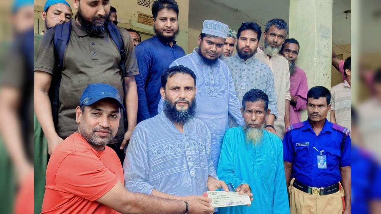 সুন্দরগঞ্জে দুর্যোগে ক্ষতিগ্রস্ত পরিবার পেল সরকারি সহায়তা