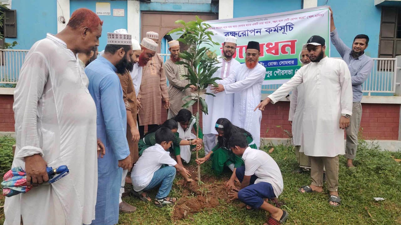 শ্রীপুরে জামায়াতে ইসলামীর যুব বিভাগের উদ্যোগে বৃক্ষরোপণ