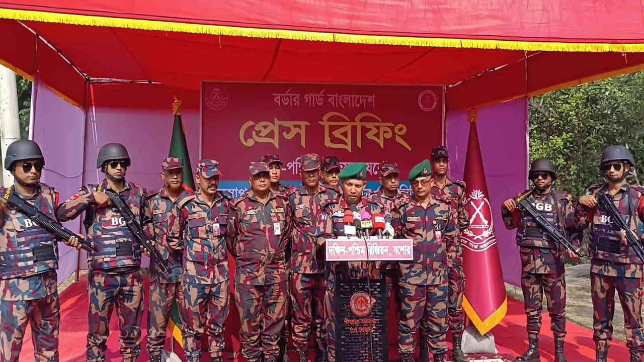 সাতক্ষীরায় বিজিবির কঠোর নিরাপত্তা