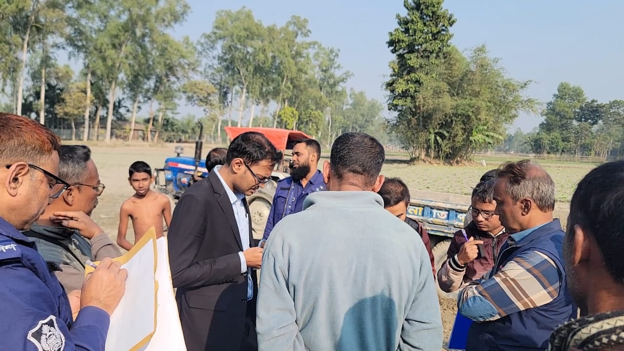 কাউনিয়ায় মাটি কাটায় ৫০ হাজার টাকা জরিমানা ভ্রাম্যমাণ আদালতের