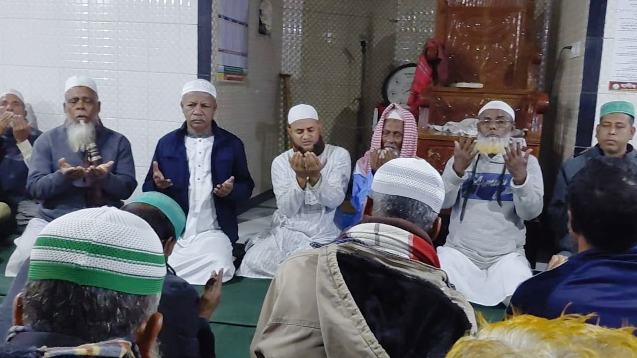 খালেদা জিয়ার রোগ মুক্তি কামনায় দোয়া মাহফিল