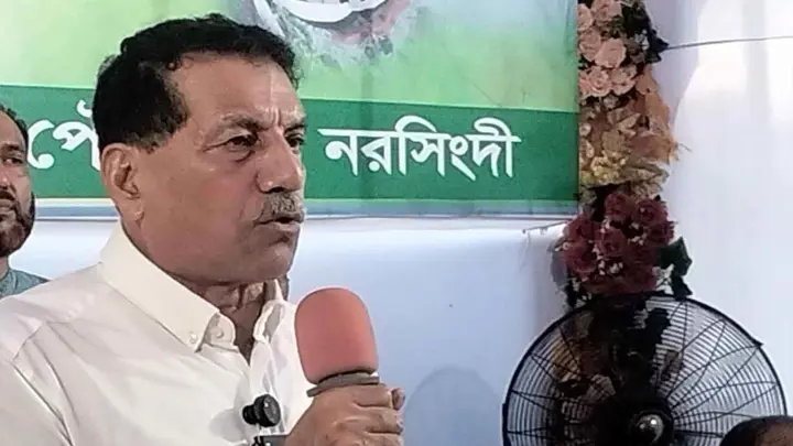 রডের বদলে বাঁশ আর সিমেন্টের বদলে বালি দিলেই ব্যবস্থা: খায়রুল কবির
