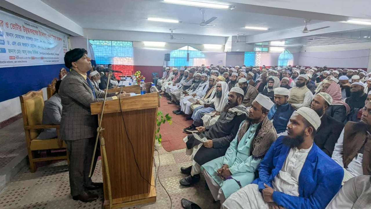 ‘হ্যাঁ’ ভোটের পক্ষে খুতবায় বয়ানের আহ্বান