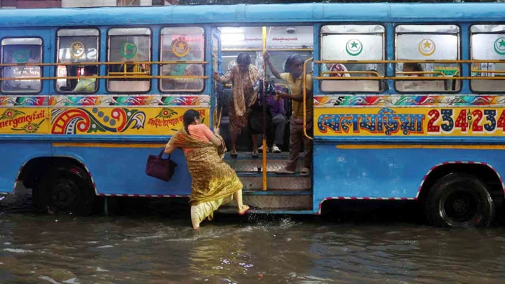 ডুবেছে কলকাতা, বড় বিপদের পূর্বাভাস
