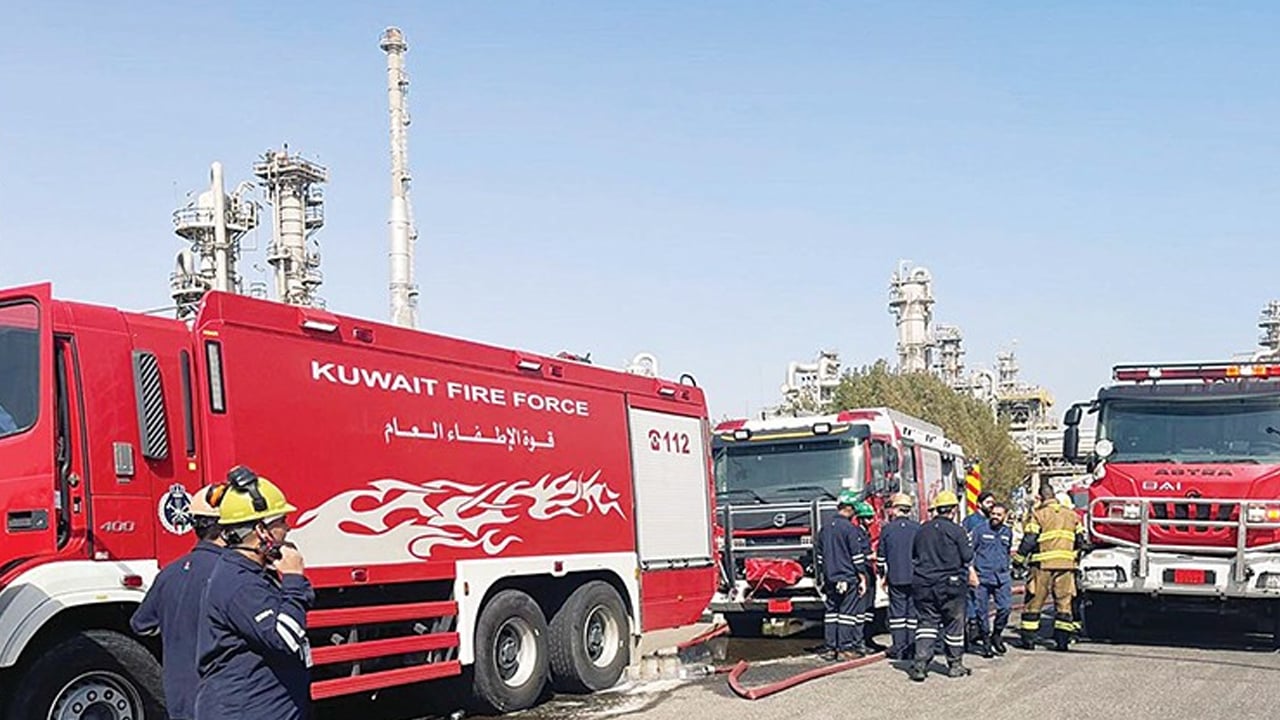 ‘দায়িত্ব পালনকালে’ কুয়েতের ২ দমকল কর্মী নিহত