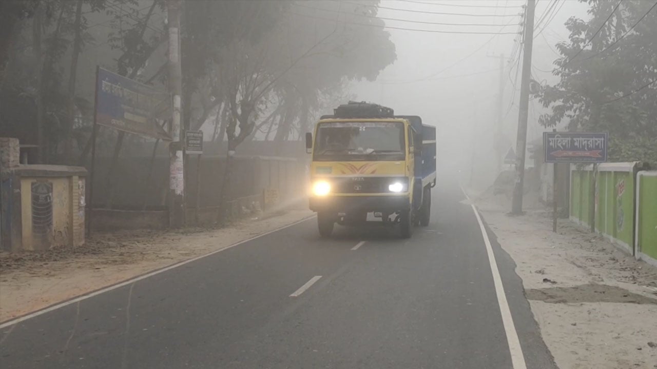 শৈত্য প্রবাহে কাবু হয়ে পড়েছে জনজীবন