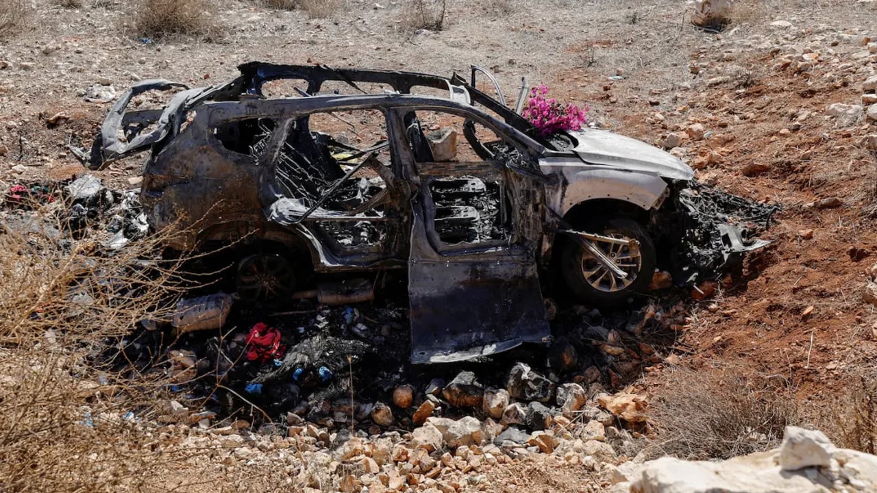 লেবাননে ভুল লক্ষ্যবস্তুতে ইসরাইলের হামলা, বিরোধী নেতা ও স্ত্রী নিহত