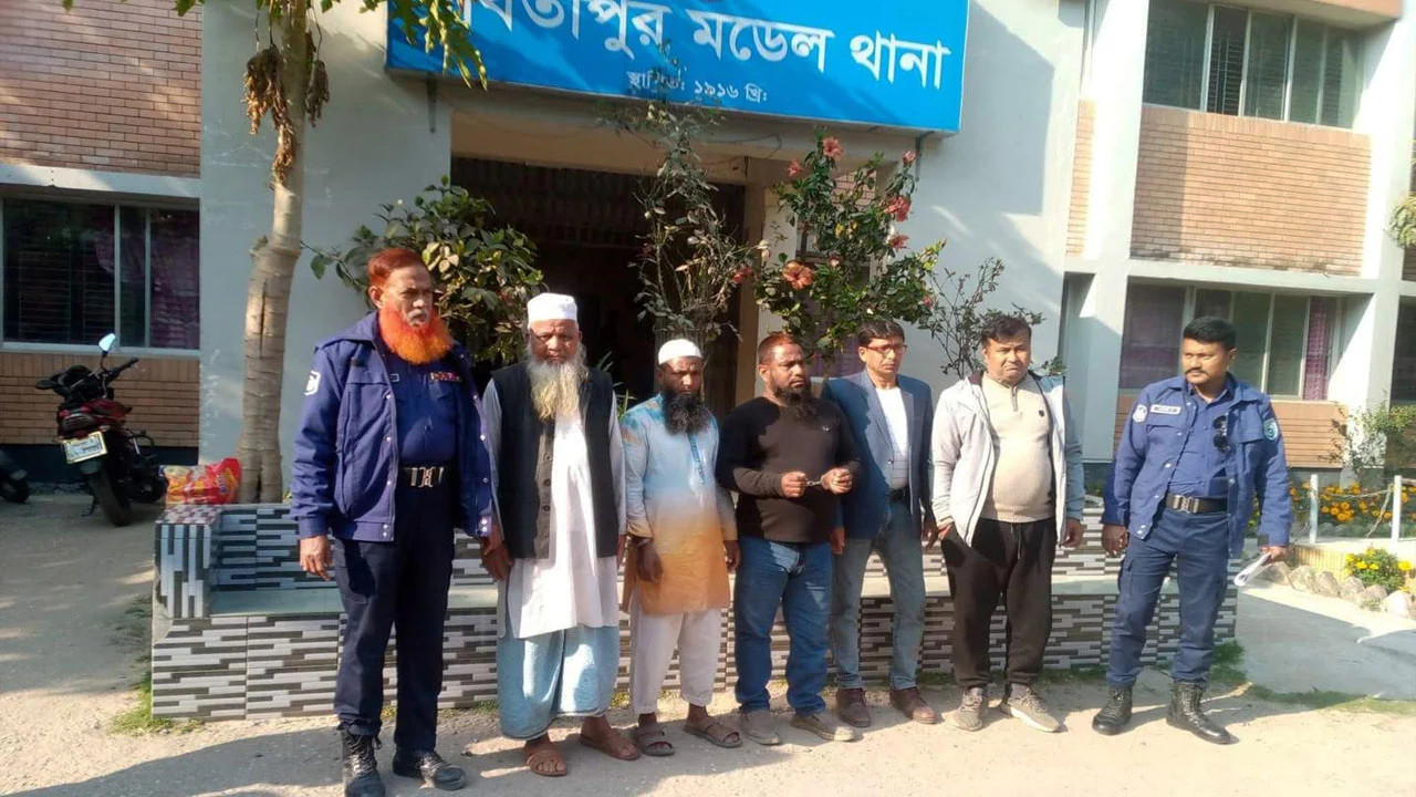 আওয়ামী লীগ অফিস খুলতে গিয়ে আটক ৫