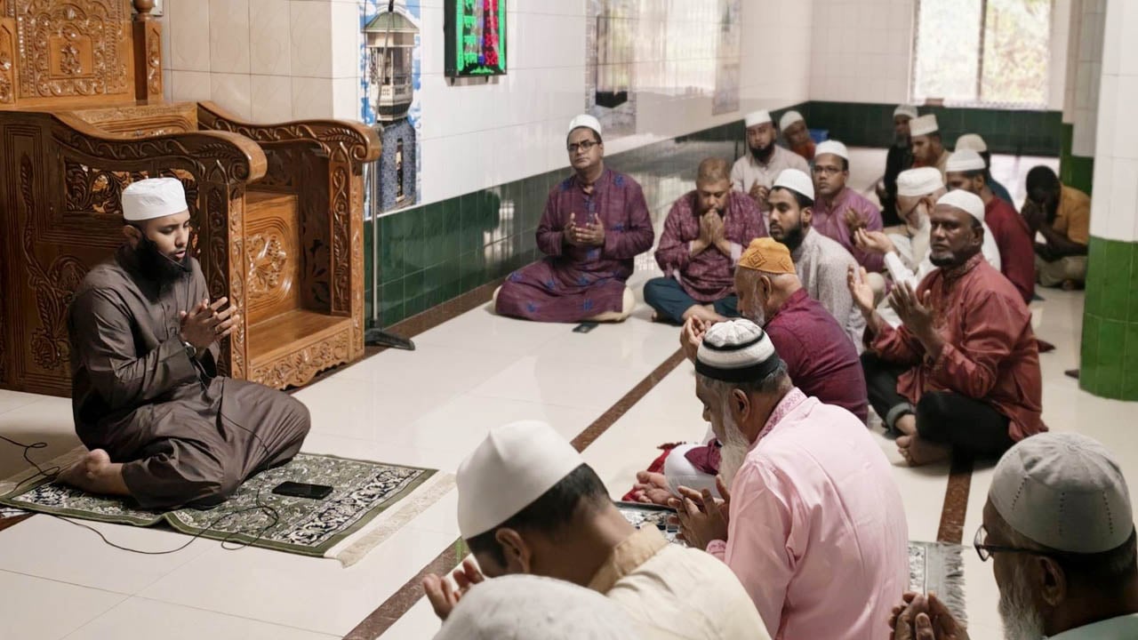 আমার দেশ সম্পাদক মাহমুদুর রহমানের রোগমুক্তি কামনায় দোয়া মাহফিল