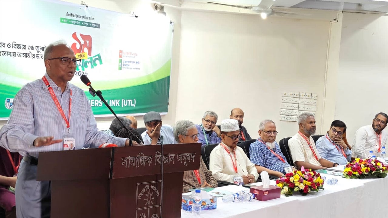 জাতি হিসেবে ৫৫ বছরে নিজেদের কতটুকু বিকশিত করতে পেরেছি: মাহমুদুর রহমান