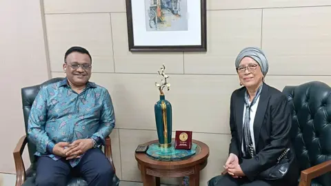 বাংলাদেশ সফরে ইউসিএসআই ইউনিভার্সিটির উপাচার্য, শিক্ষার্থীদের সঙ্গে মতবিনিময়
