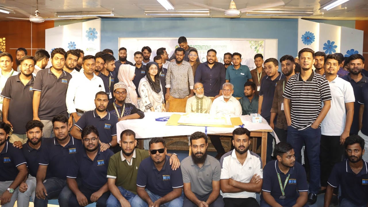 মানারাত ইউনিভার্সিটিতে ইইই, সিএসই ও এমএ ইন ইংলিশের শিক্ষার্থীদের বিদায় সংবর্ধনা