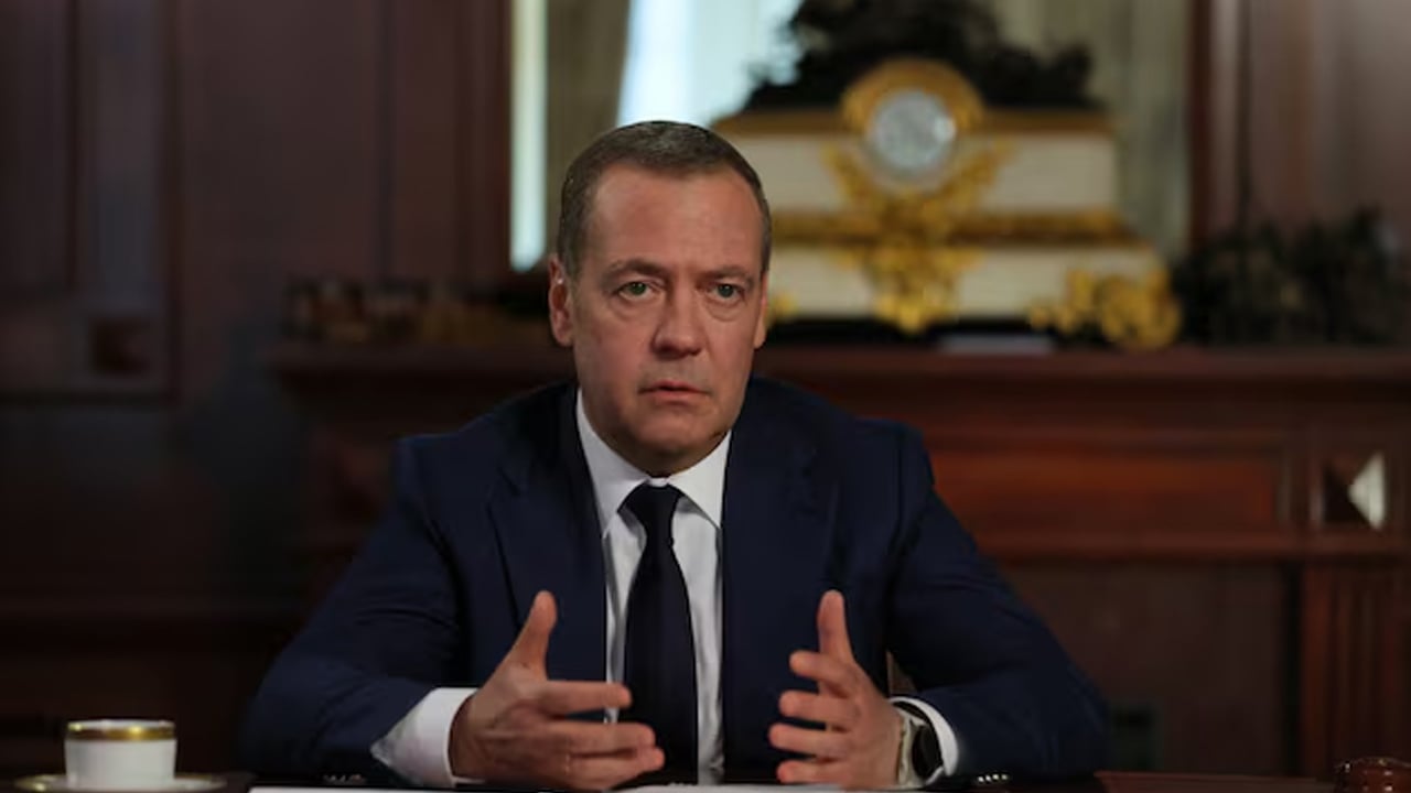 পারমাণবিক অস্ত্র নিয়ন্ত্রণ চুক্তি শেষের পথে, সতর্ক করলেন মেদভেদেভ