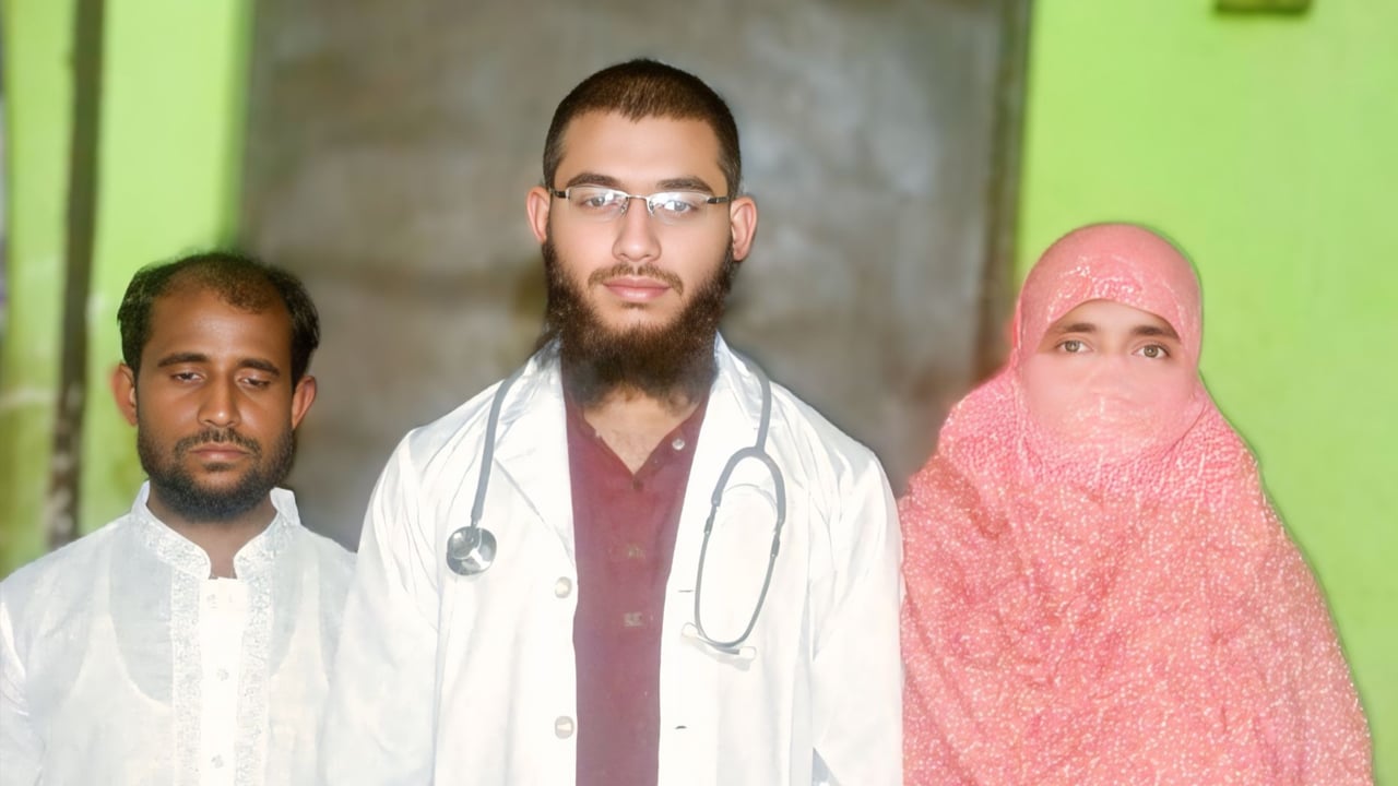 ভ্যানচালক বাবার স্বপ্ন পূরণে ছেলের মেডিকেলে চান্স