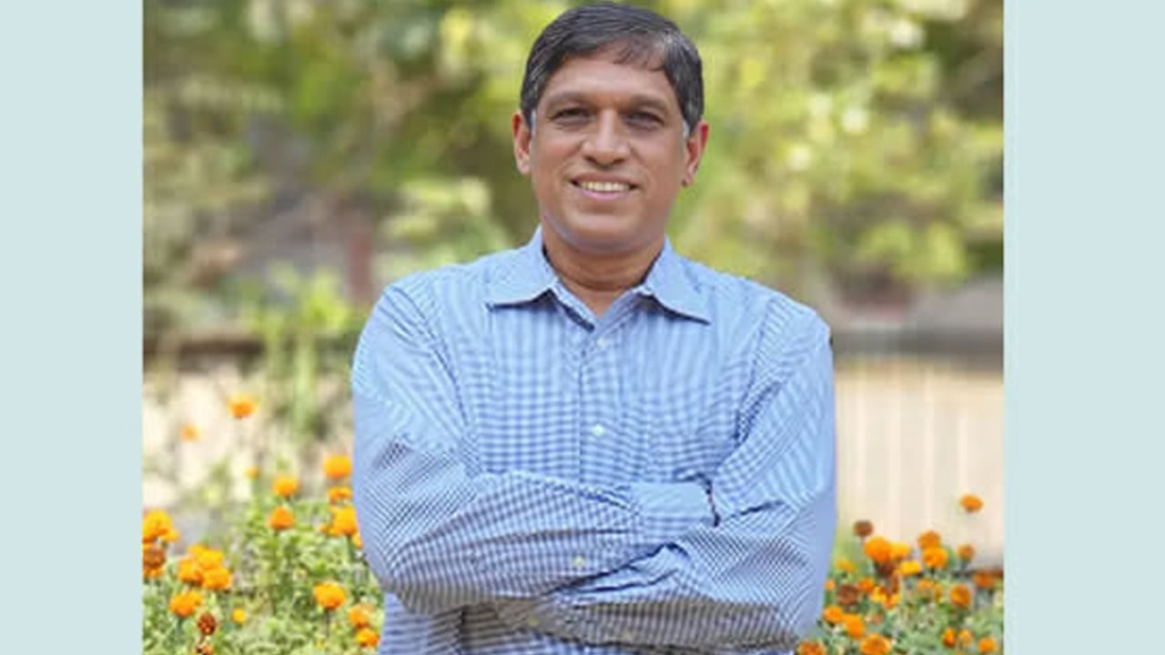 মব উসকানোর অভিযোগ, ঢাকা কলেজের শিক্ষককে ভোলায় বদলি