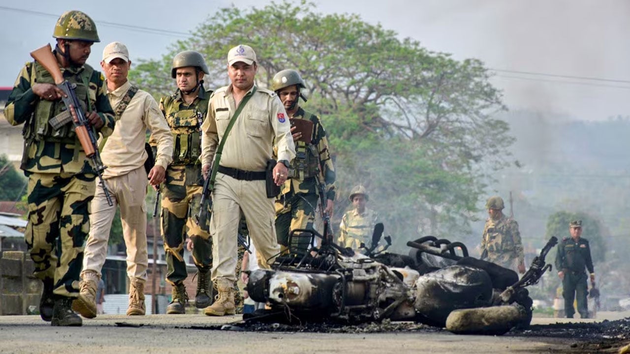 ভারতের মণিপুরে জাতিগত সংঘর্ষে গুলিতে নিহত ৩