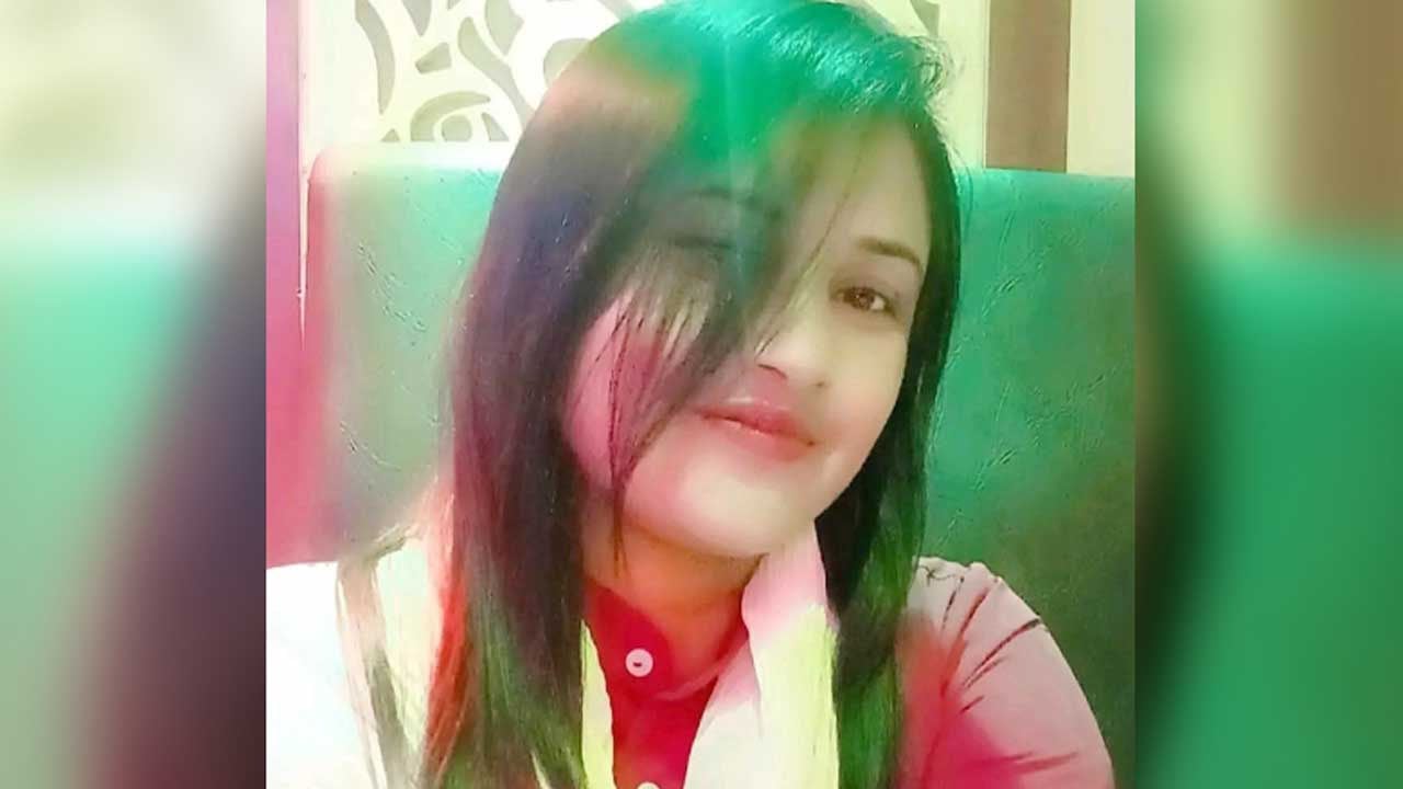 মাদকদ্রব্য নিয়ন্ত্রণ অধিদপ্তরের হেফাজতে মহিলা দলের বহিষ্কৃত নেত্রী পলি