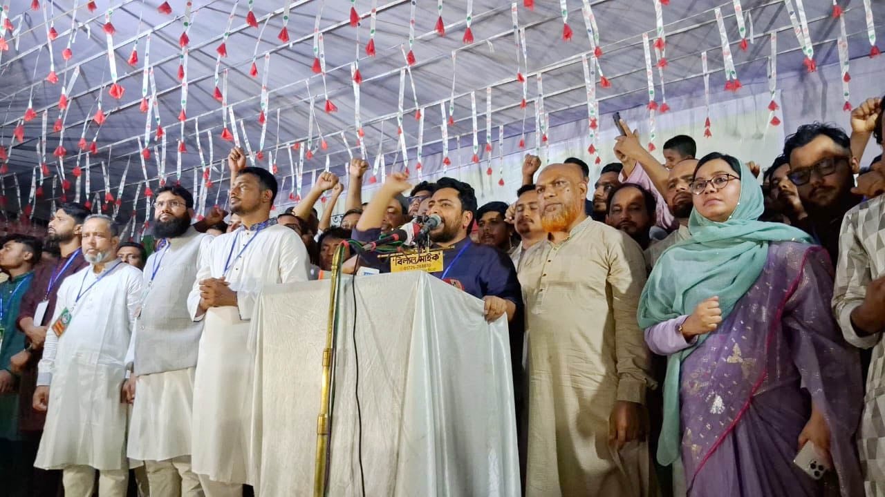 রক্তের বিনিময়ে অর্জিত বাংলাদেশে নতুন স্বৈরাচারের ঠাঁই হবে না: নাহিদ ইসলাম