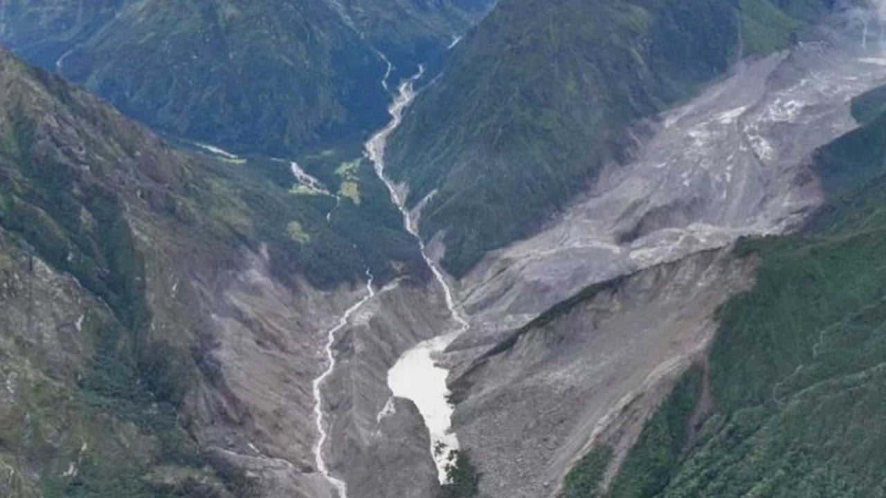 নেপালে আরো বন্যা ও ভূমিধসের আশঙ্কা