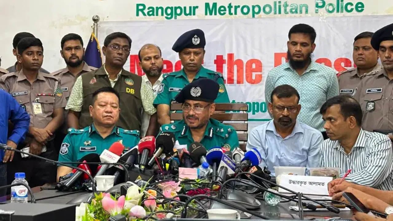 চারজনকে হত্যার পর সেই বাসায় গোসল করে খেজুর ও শসা খান খুনিরা
