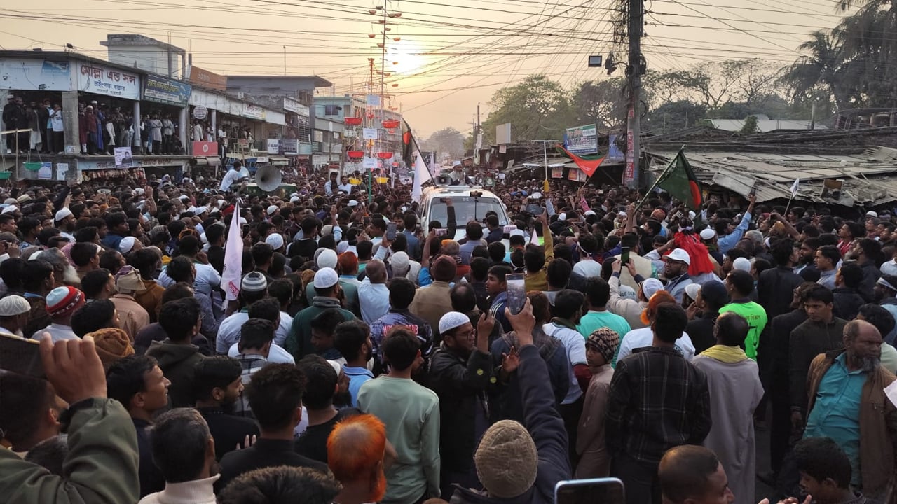 ভোটে বাধা দিলে যেন হাত ফেরত নিয়ে যেতে না পারে