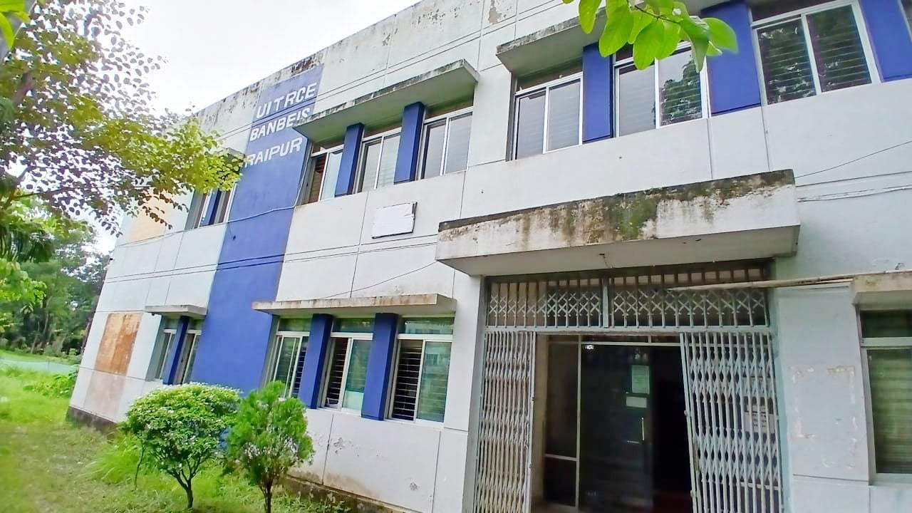 রায়পুরে শিক্ষক সংকটে বিপর্যস্ত শিক্ষা কার্যক্রম