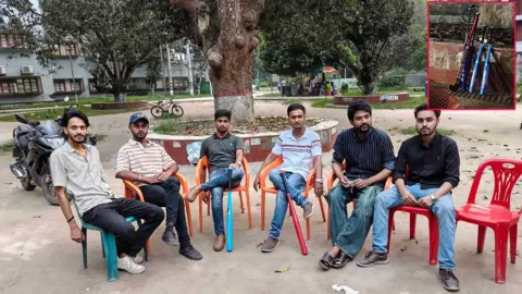 ফেসবুক কমেন্ট ঘিরে রাকসু নেতাকে হুমকি, হকিস্টিক নিয়ে ক্যাম্পাসে ছাত্রদল নেতা
