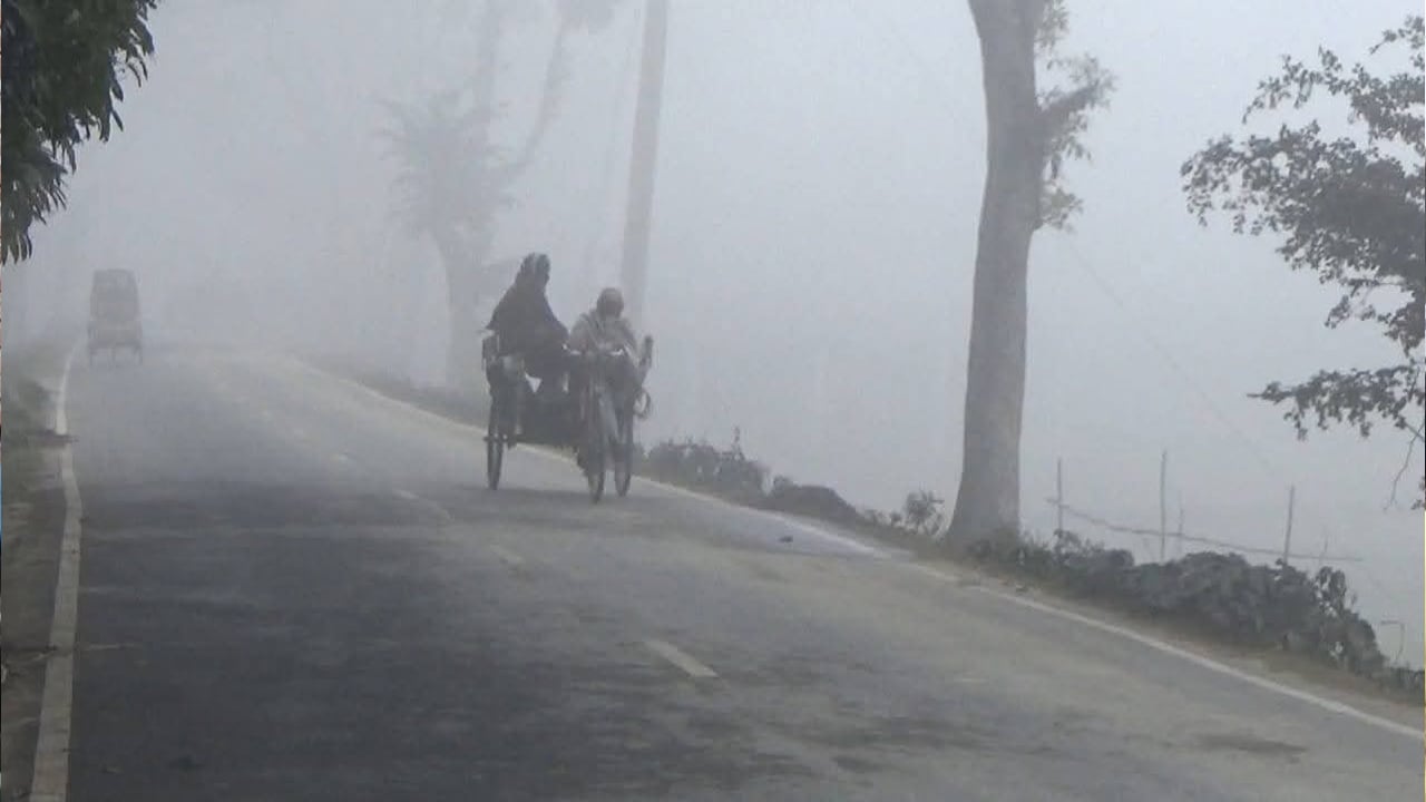 নেই সূর্যের দেখা, শীতে কাহিল সাধারণ মানুষ