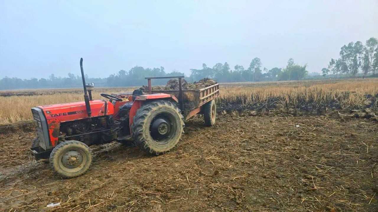 ফসলি জমির টপসয়েল কাটায় জিতেন দাসকে জরিমানা